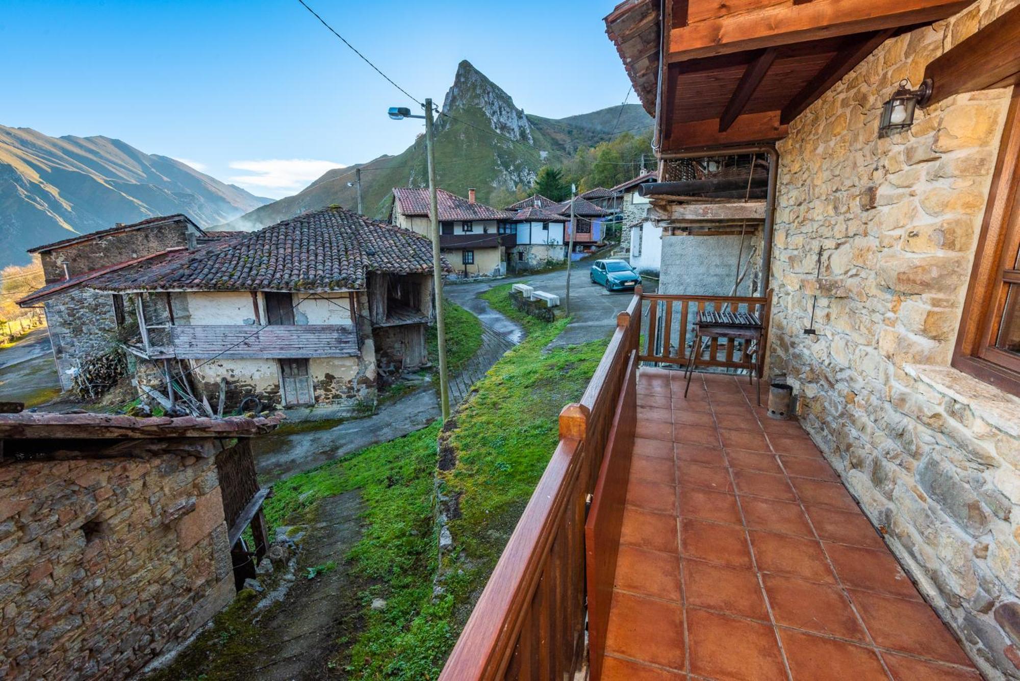 Casa De Ligueria Pension Rozapanera Buitenkant foto