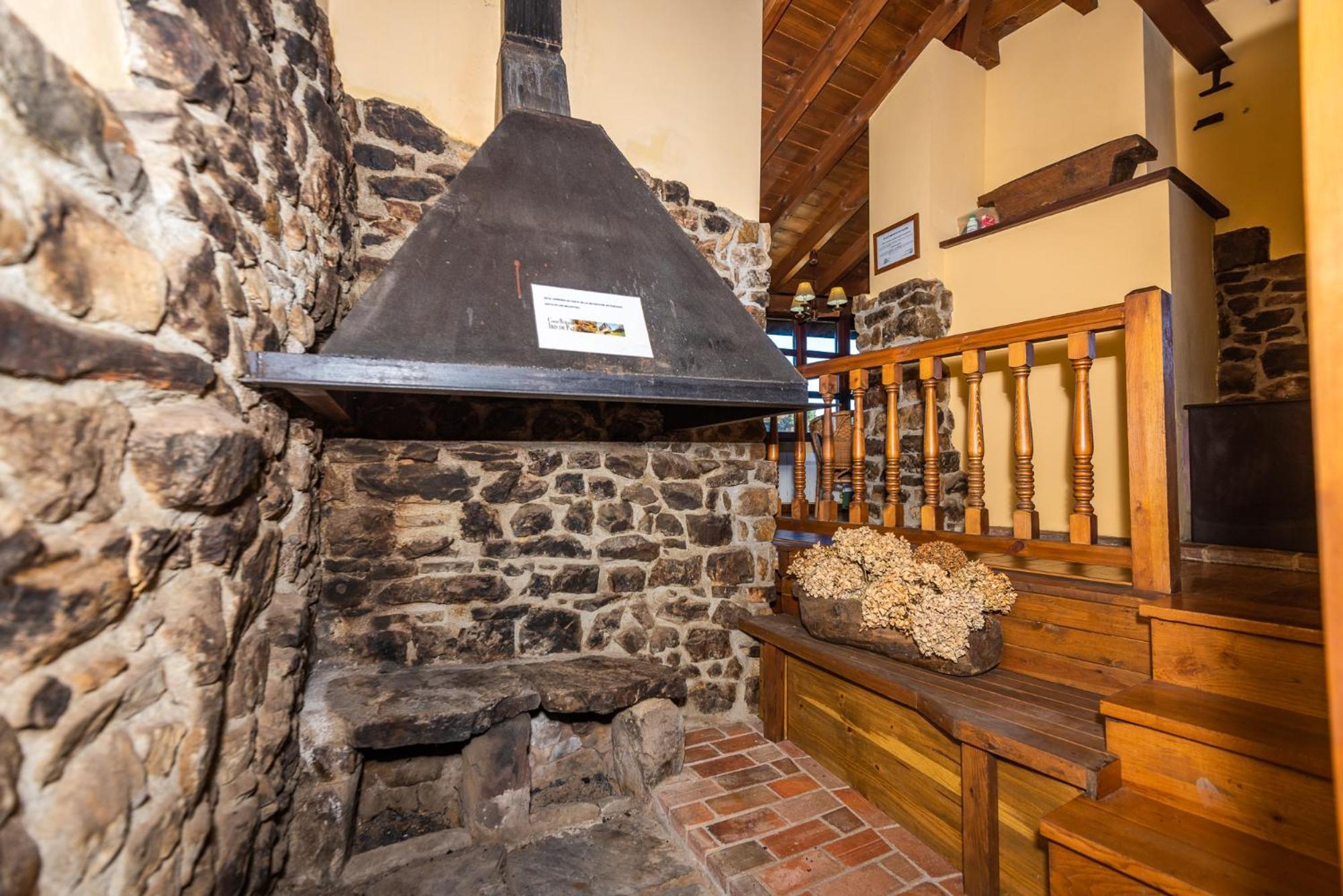 Casa De Ligueria Pension Rozapanera Buitenkant foto